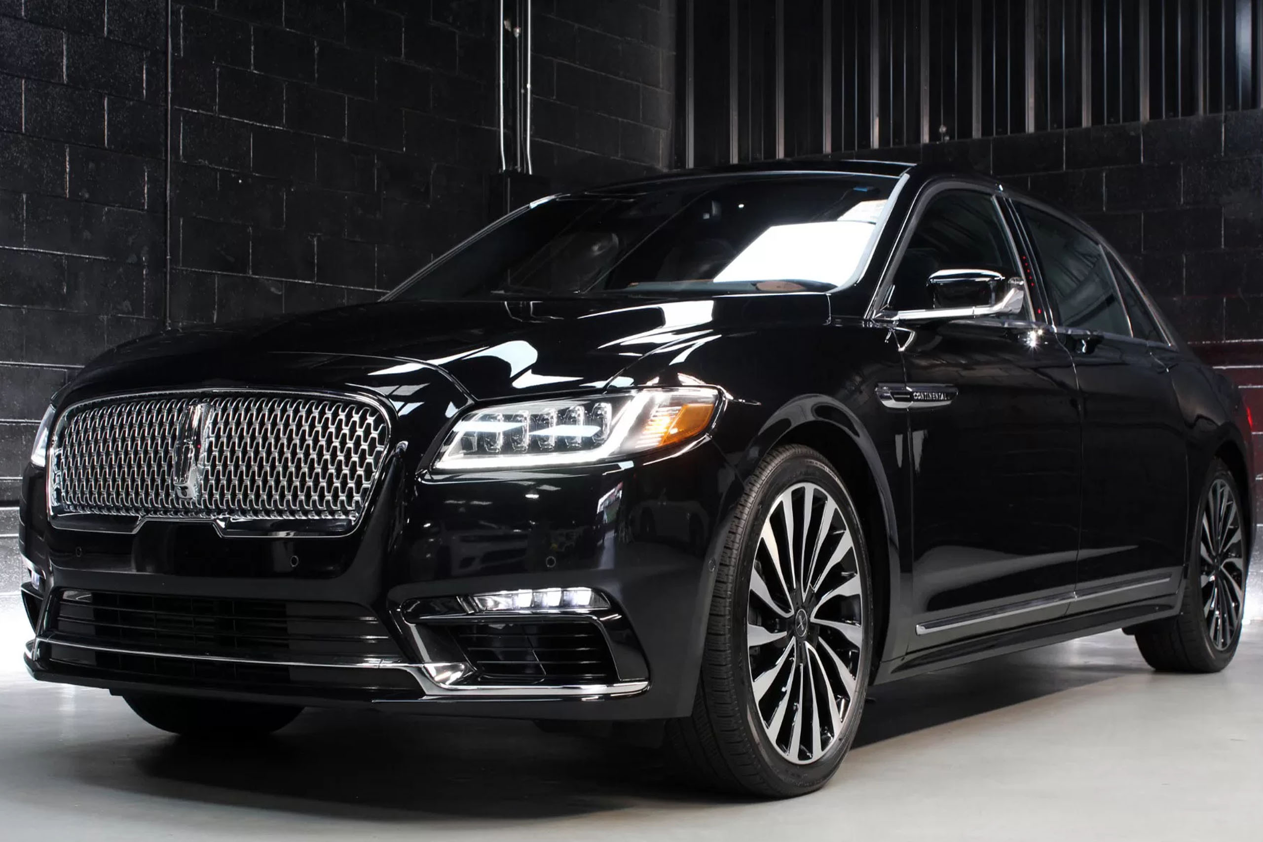 Krownkey Limo Service North Caroline - Lincoln Continental