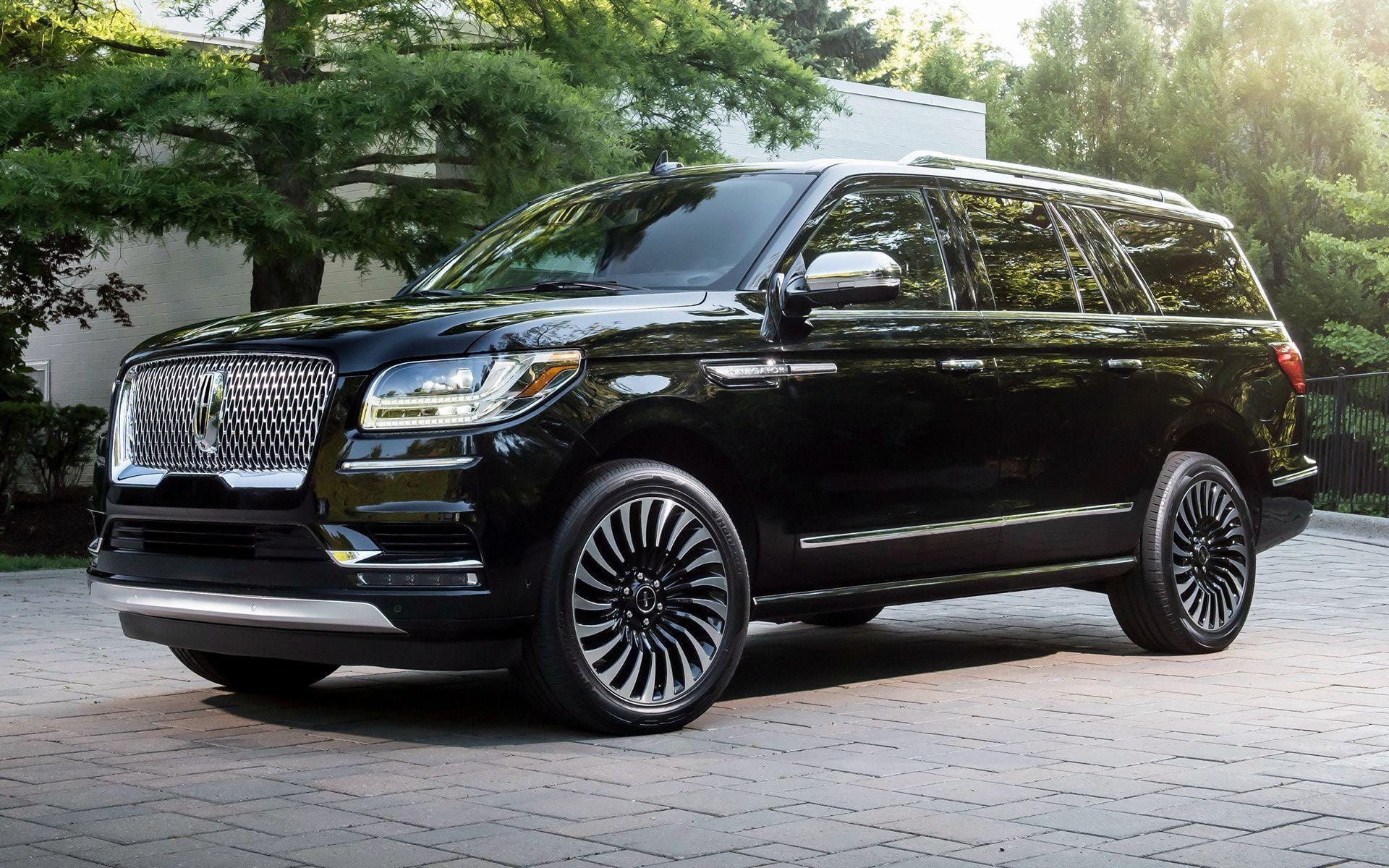 Krownkey Limo Service North Caroline - Premium SUV Lincoln Navigator