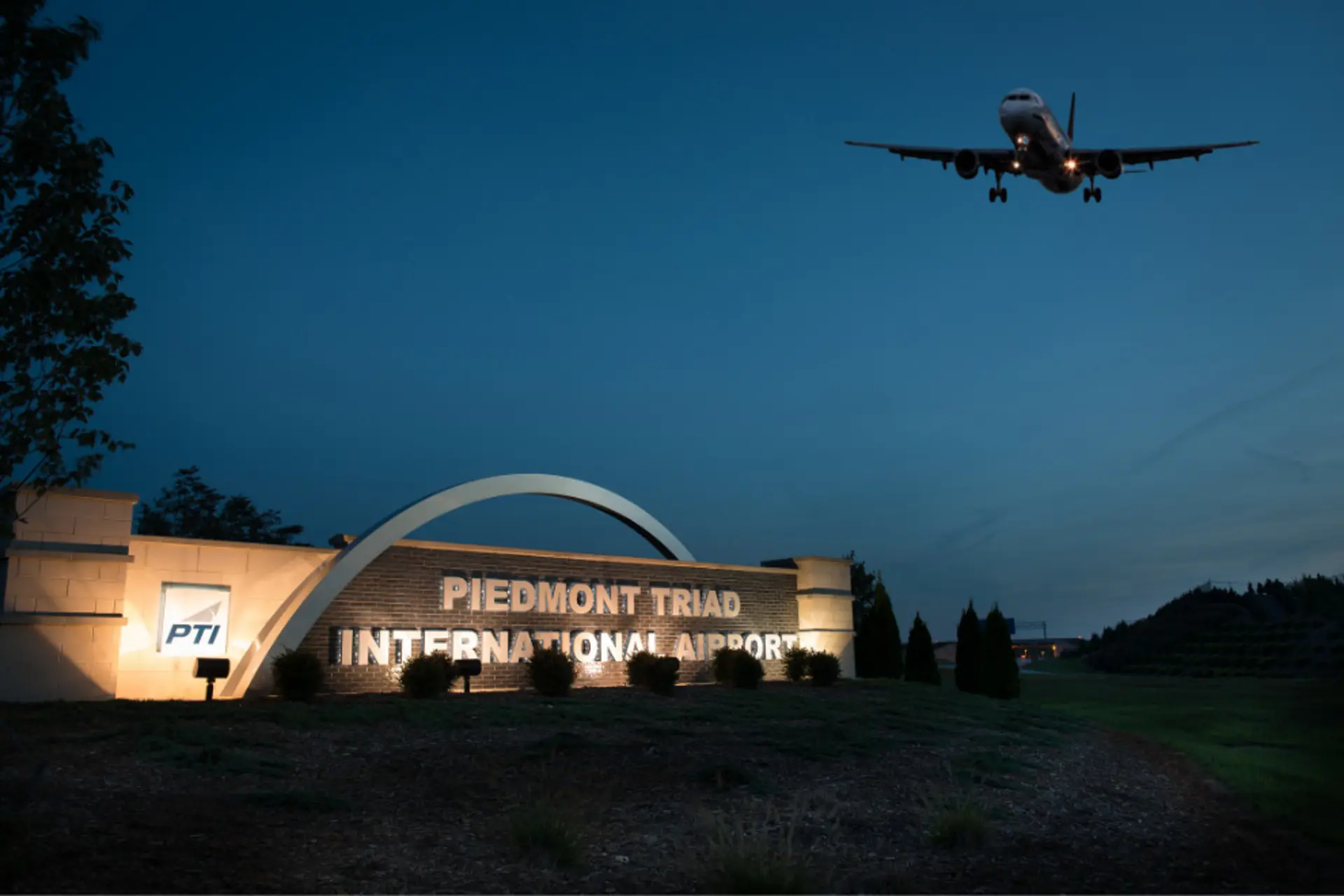 Krownkey Limo Service North Caroline - Piedmont Triad International Airport GSO airport